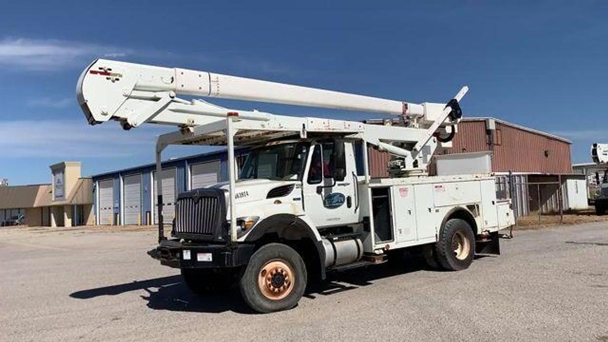 Used 2013 INTERNATIONAL  WORKSTAR 7300 4WD HI-RANGER 55' S/A BUCKET TRUCK