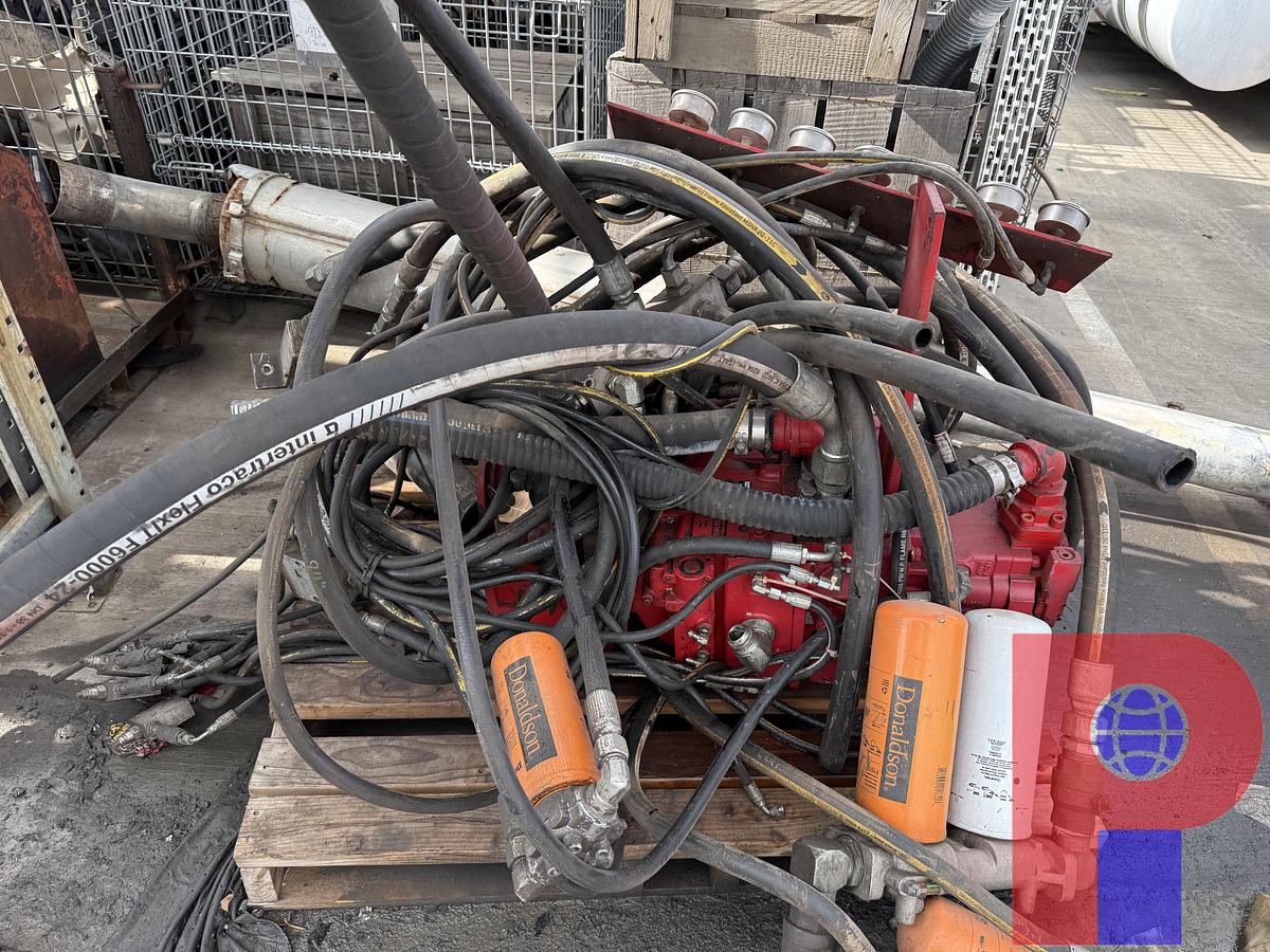 Used 2-GANG GEAR BOX W/ DANFOSS HYDRAULIC PUMPS & GAUGES F/ COIL TUBING WET KIT