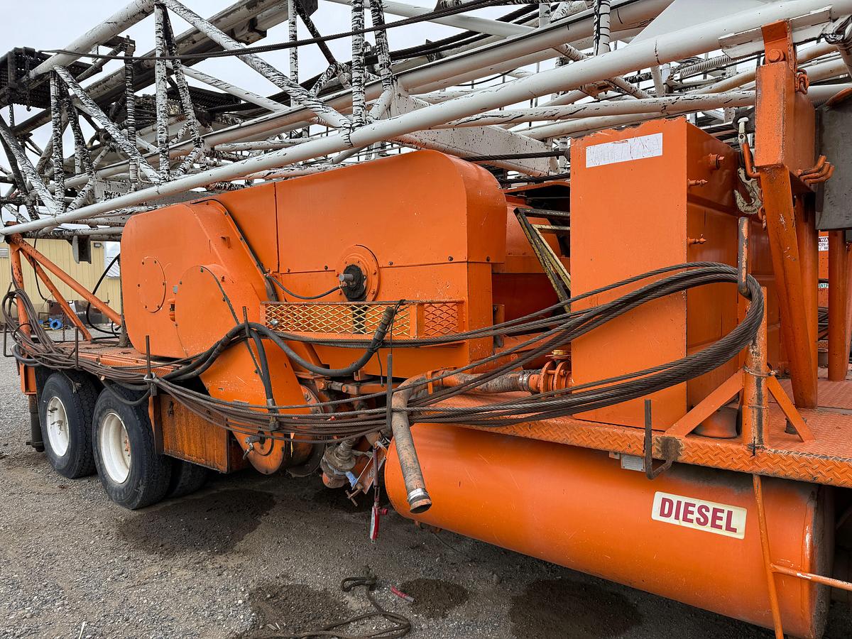 Used 1984 FRANKS MOBILRIG 300 1287/160 DTD-HT 96’-215K 4-AXLE WELL SERVICE WORKOVER RIG