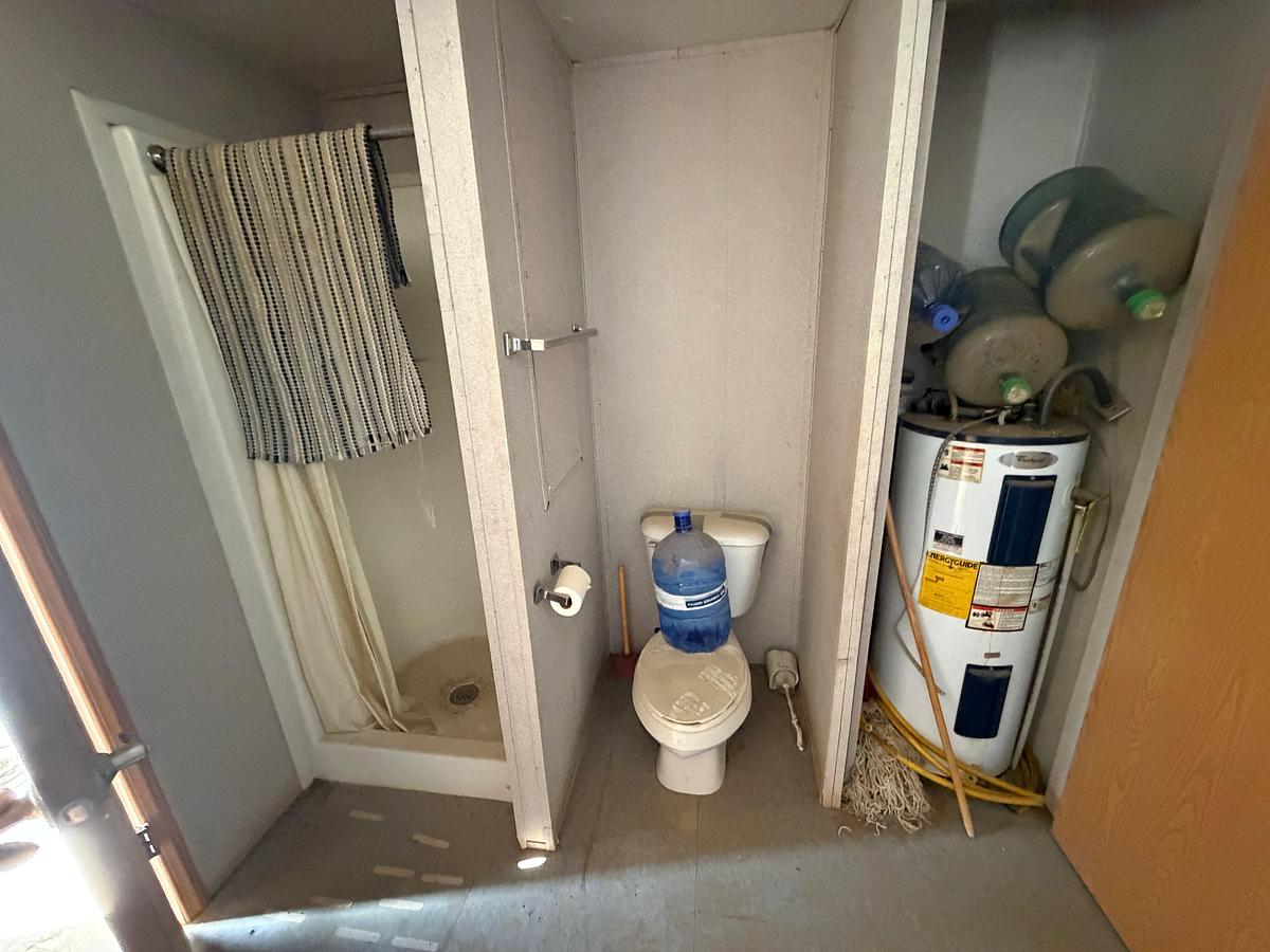 Used 48x12 skidded Pusher House / living quarters