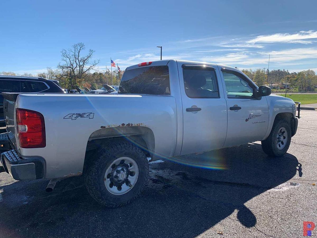 Used 2013 CHEVROLET SILVERADO 1500 4X4 CREW CAB PICKUP
