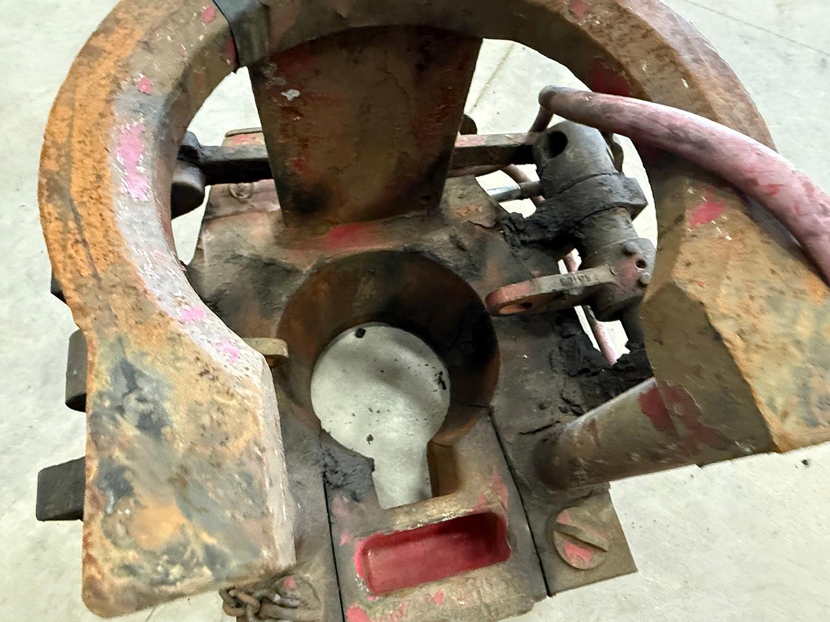 Used (1) OIL COUNTRY 125-TON TUBING SPIDER (INCOMPLETE) & (1) CAVINS MODEL B 55-TON DRESSED TUBING SPIDER