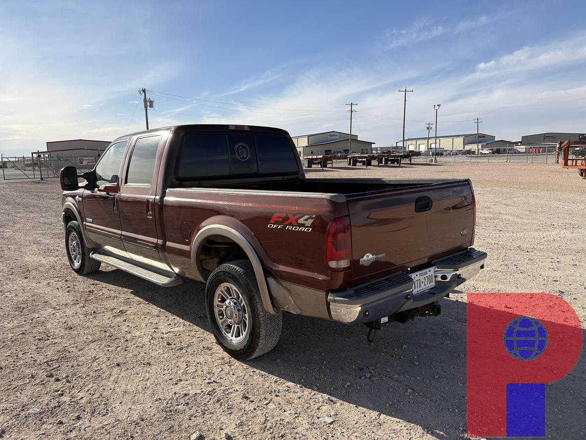 Used 2005 FORD F-250 SUPER DUTY CREW CAB PICUP TRUCK, 4X4