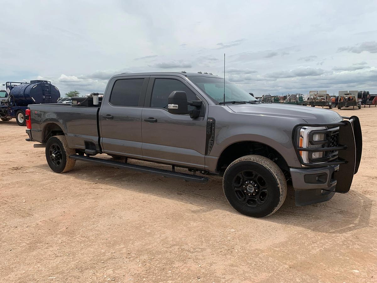Used 2023 FORD F-250 SUPER DUTY CREW CAB PICKUP TRUCK