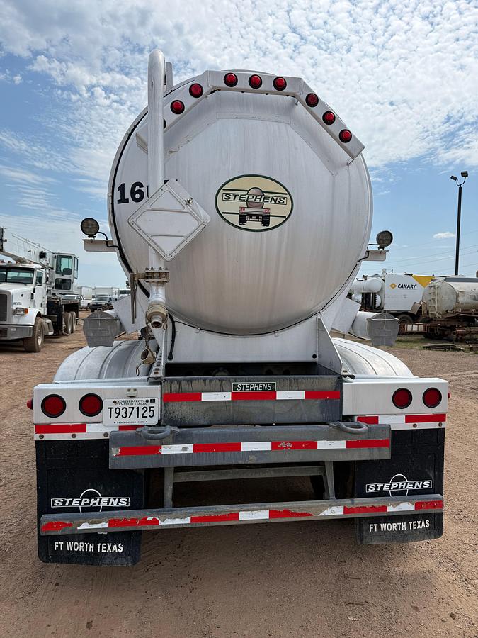 Used 2014 STEPHENS 6,800 GALLON DOT-407 4-AXLE PUP TRAILER