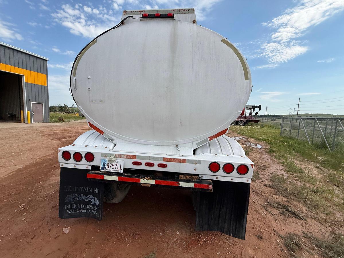 Used 1982 CLOU 5,800 GALLON ALUMINUM 3-AXLE PUP TRAILER