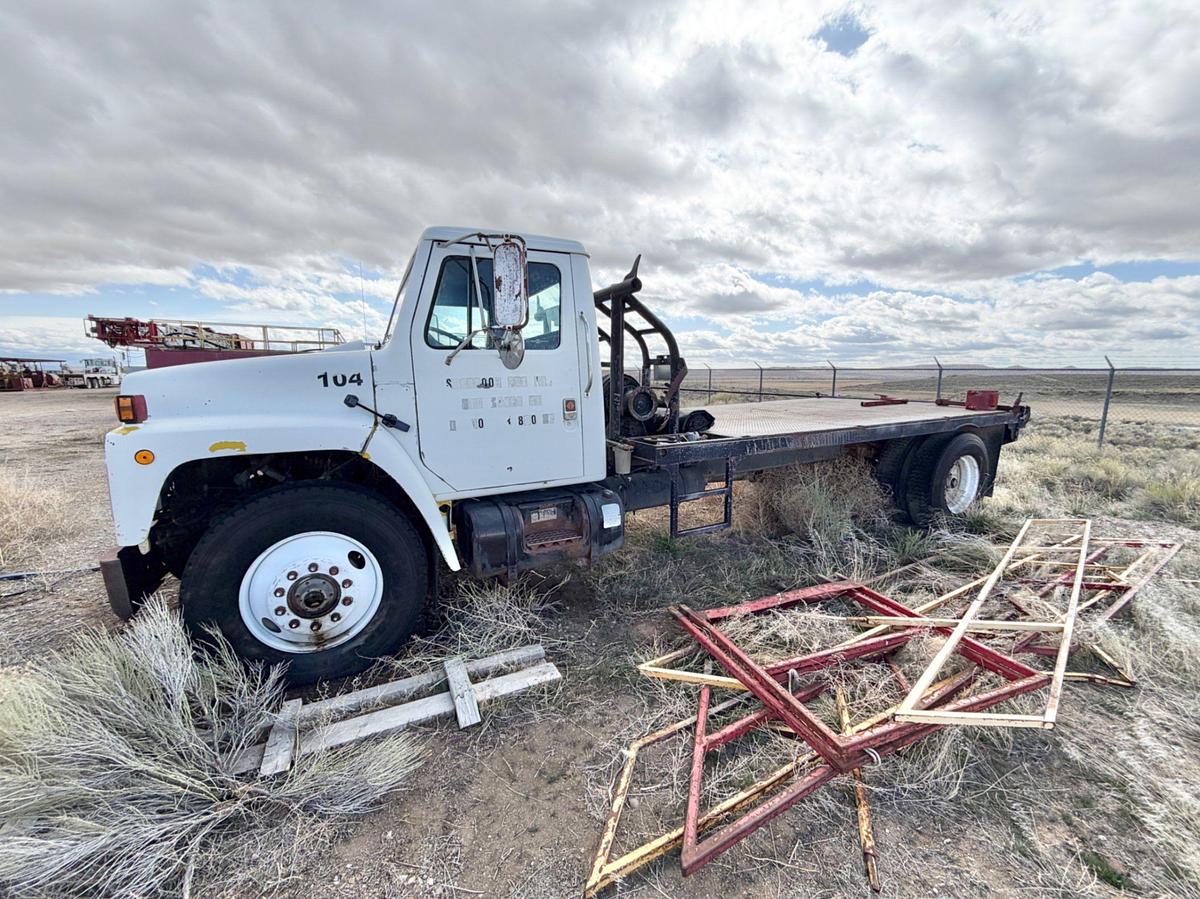 Used 1988 INTERNATIONAL 1954 S/A WINCH TRUCK