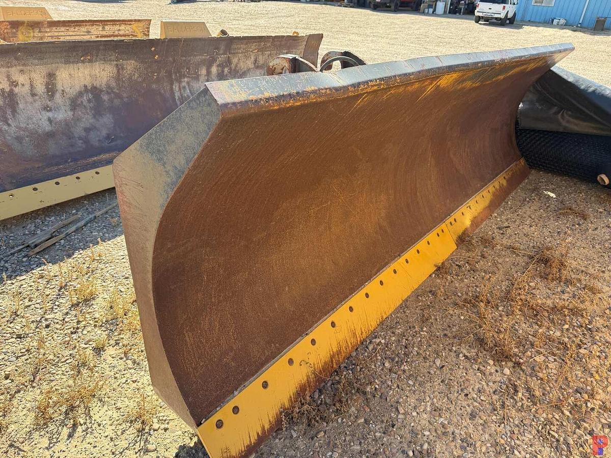 Used CATERPILLAR 14’  QUICK ATTACH HYDRAULIC SNOW PLOW BLADE