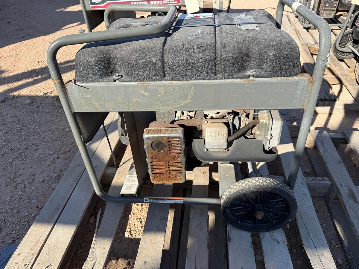 Used STORM RESPONDER MODEL 030430 / 5500 AC WATTS / 120/240-VOLTS P/B BRIGGS&STRATTON GAS ENGINE PORTABLE GENERATOR