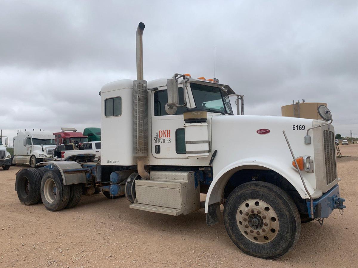 Used 2013 PETERBILT 367 Sleeper Truck