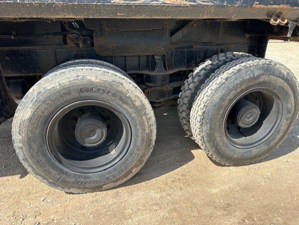 Used 2006 Kenworth C 500B Twin Steer Bed Truck