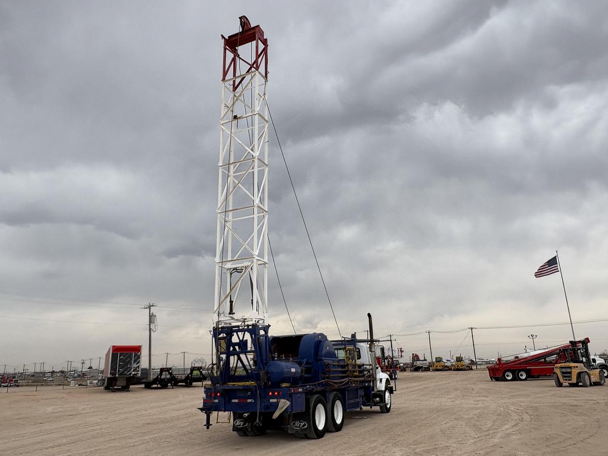 Used 2005 WATSON HOPPER S/D SWAB RIG MTD ON T/A INTERNATIONAL 7400