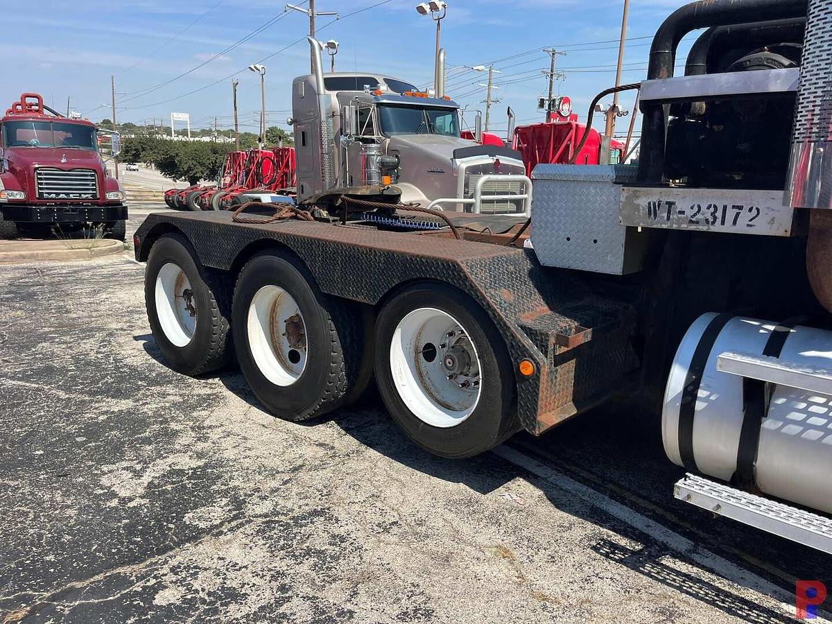 Used 2001 MACK CH613 TRI AXLE 45K LBS. WINCH TRUCK