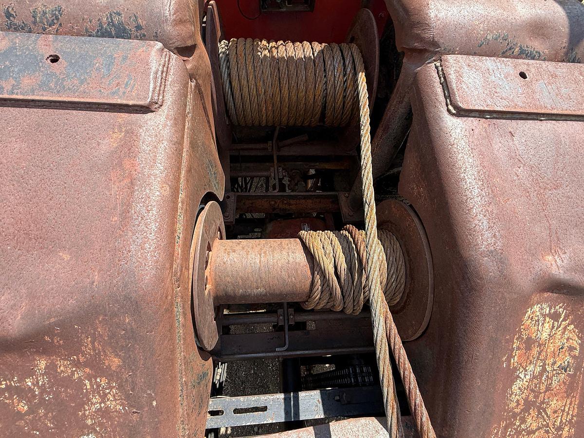 Used 1981 INTERNATIONAL 5000 T/A 30-TON GIN POLE TRUCK
