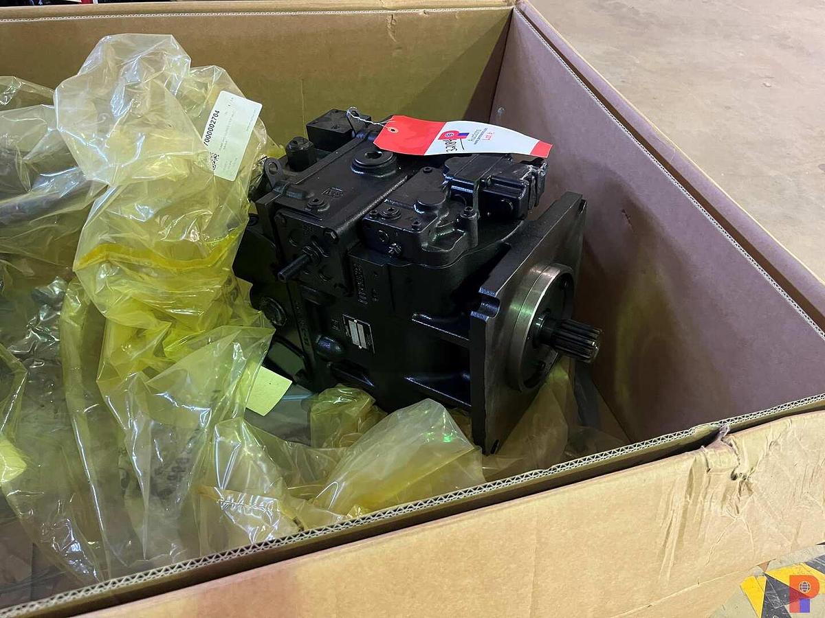 Used NEW / UNUSED SAUER DANFOSS 180CC HYDRAULIC PUMP P/N 83061571