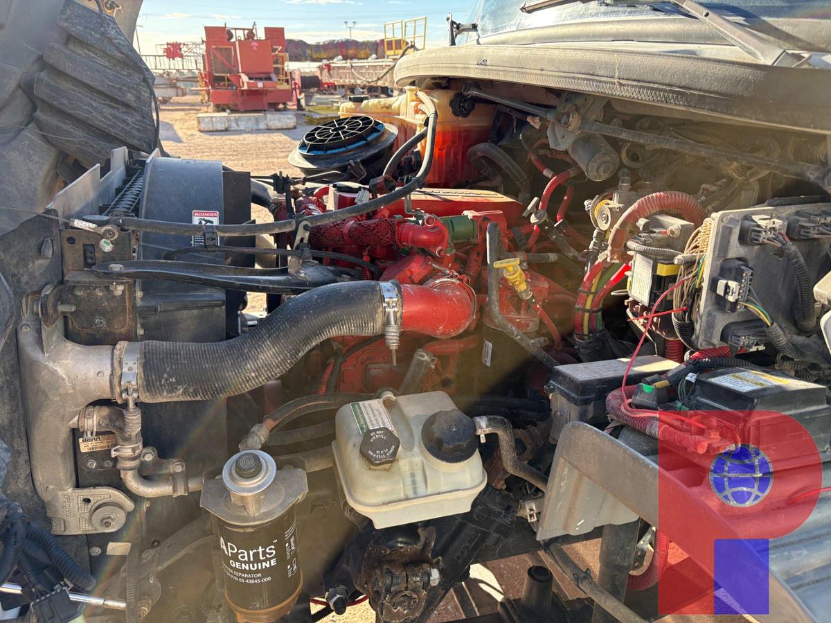 Used 2015 FREIGHTLINER M2 106 S/A CREW CAB SLICK LINE TRUCK