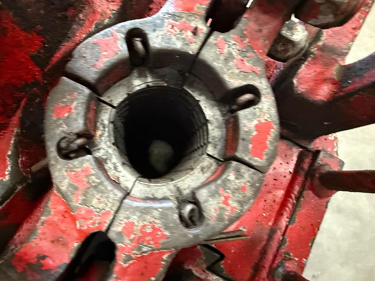 Used (1) OIL COUNTRY 125-TON TUBING SPIDER (INCOMPLETE) & (1) CAVINS MODEL B 55-TON DRESSED TUBING SPIDER