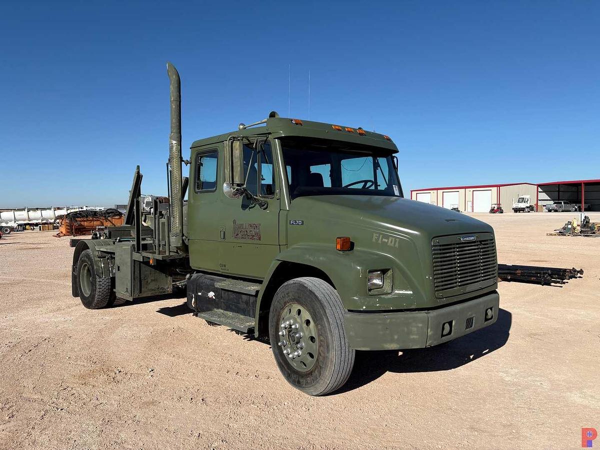 Used 2001 FREIGHTLINER FL70 MOBILE HYDRAULIC POWER PACK TRUCK
