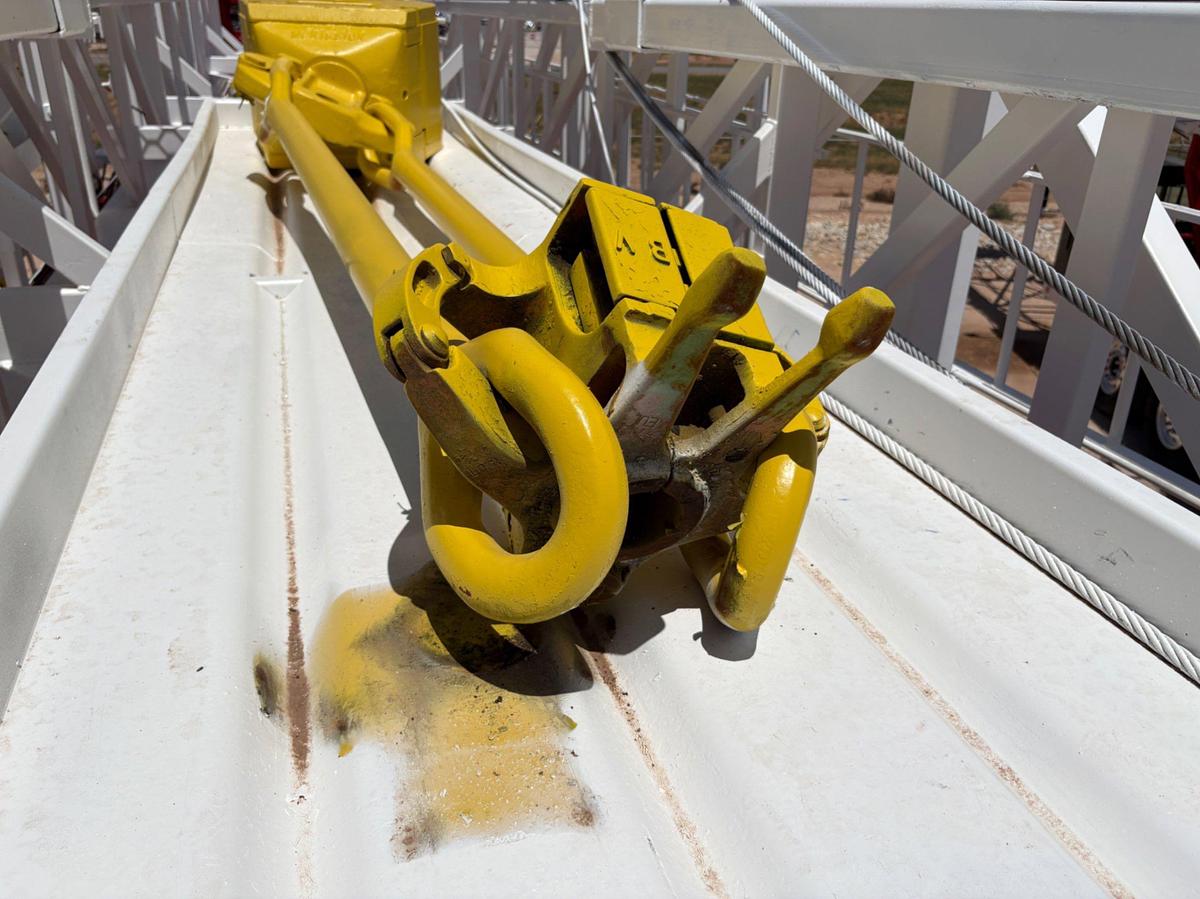 Used 2011 MUSTANG 550 5-AXLE WELL SERVICE RIG, 104x275 Mast