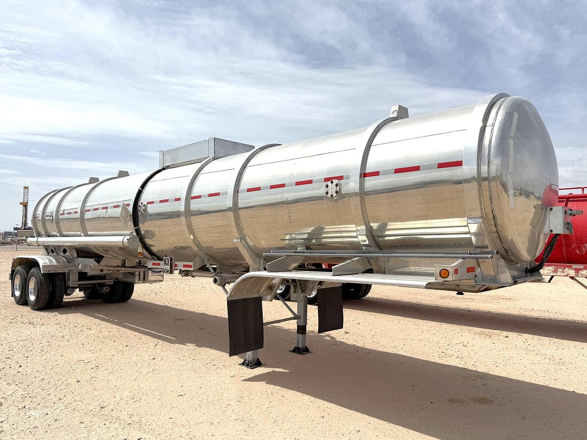 Used 2008 DRAGON PRODUCTS 8,400 GALLON T/A FUEL TRAILER