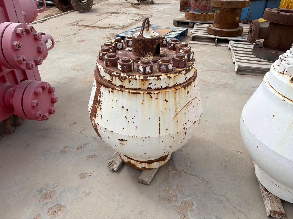 Used Pulsation dampener for mud pump
