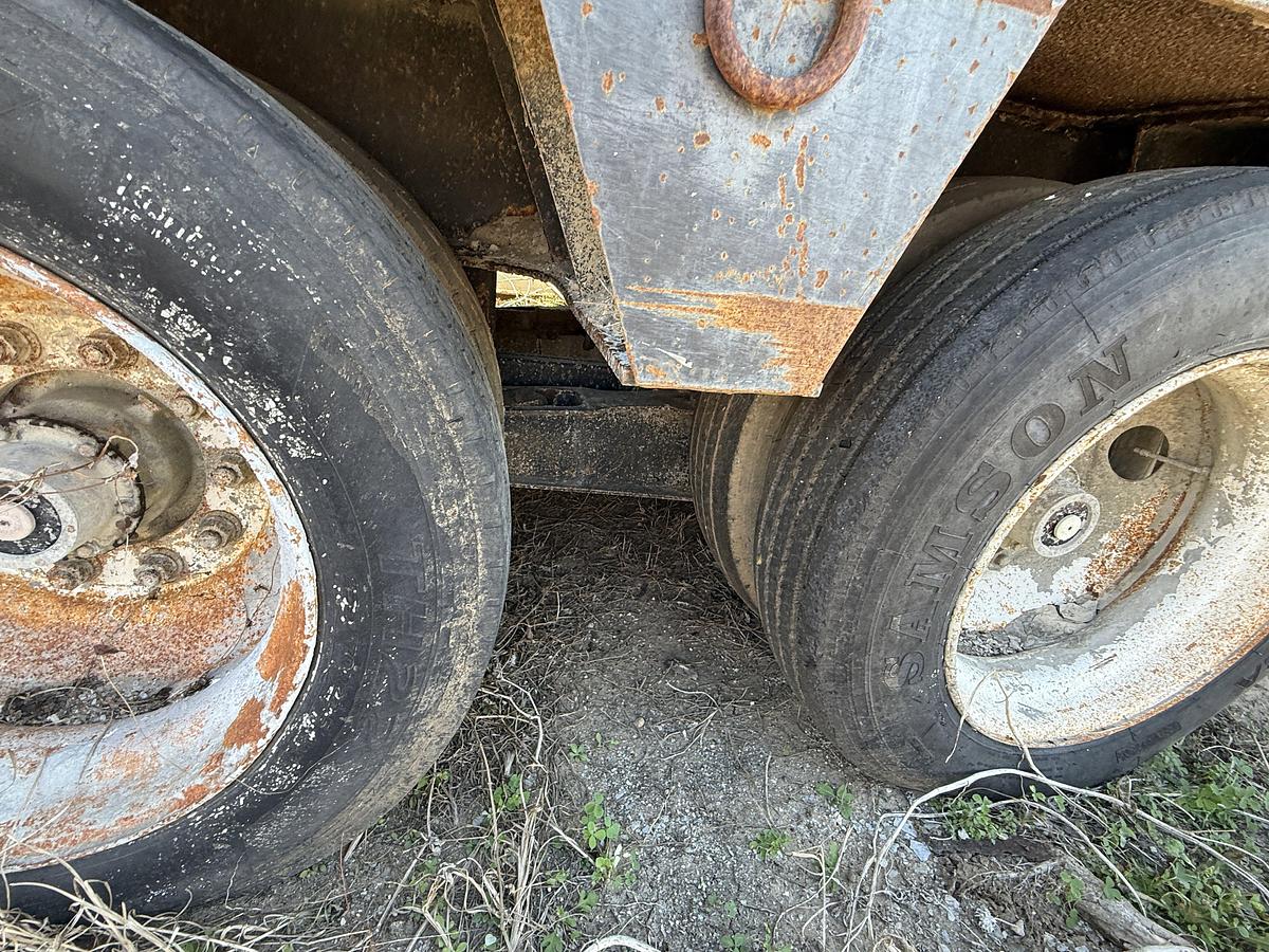 Used OILWELL SA634-5 10K WP TRIPLEX CEMENT PUMP UNIT W/ MIXING TANKS SKIDDED MTD ON 2007 LUFKIN TRI AXLE NARROW NECK LOWBOY