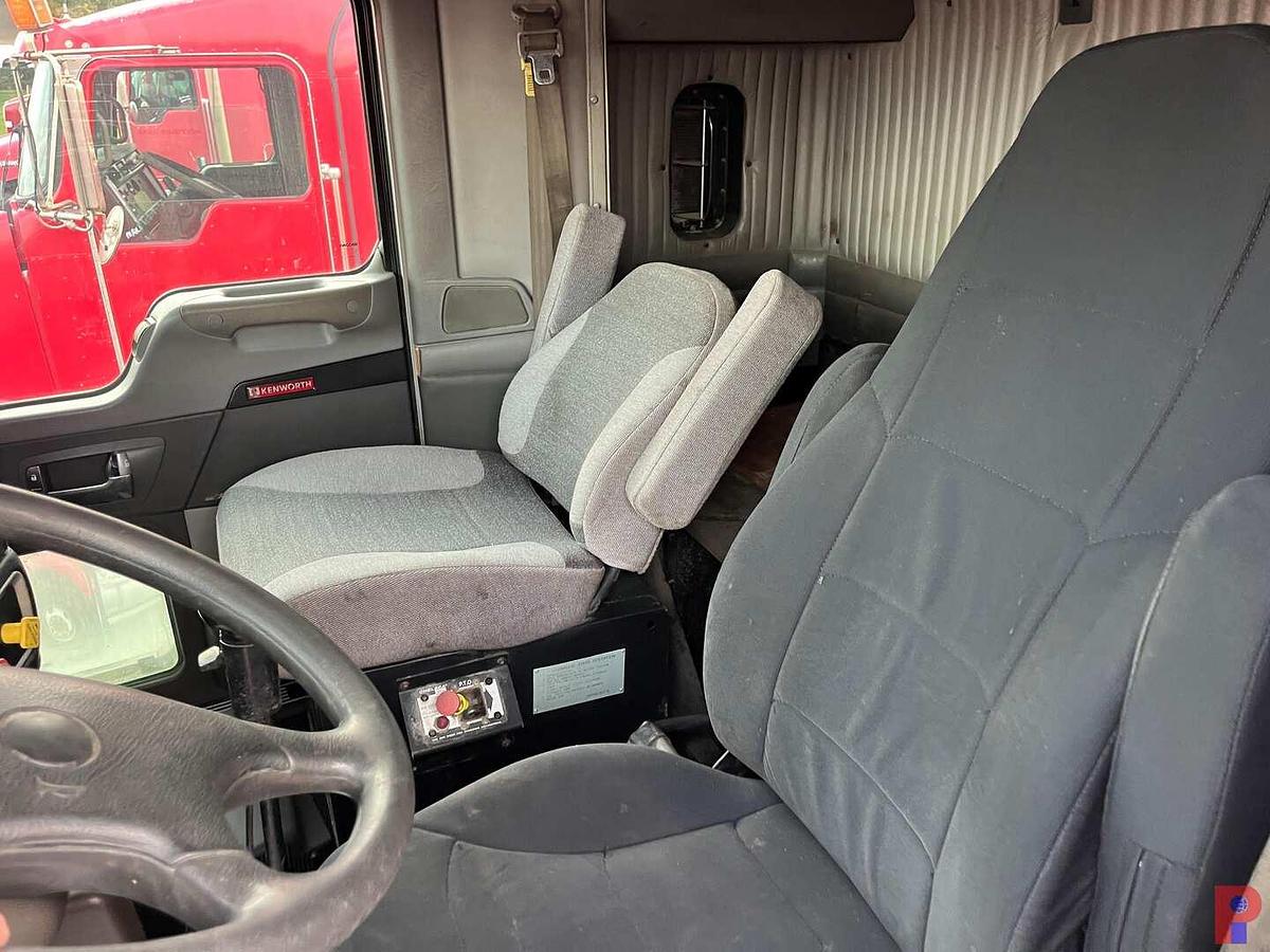 Used 2007 KENWORTH T800 T/A 36” SLEEPER TRUCK