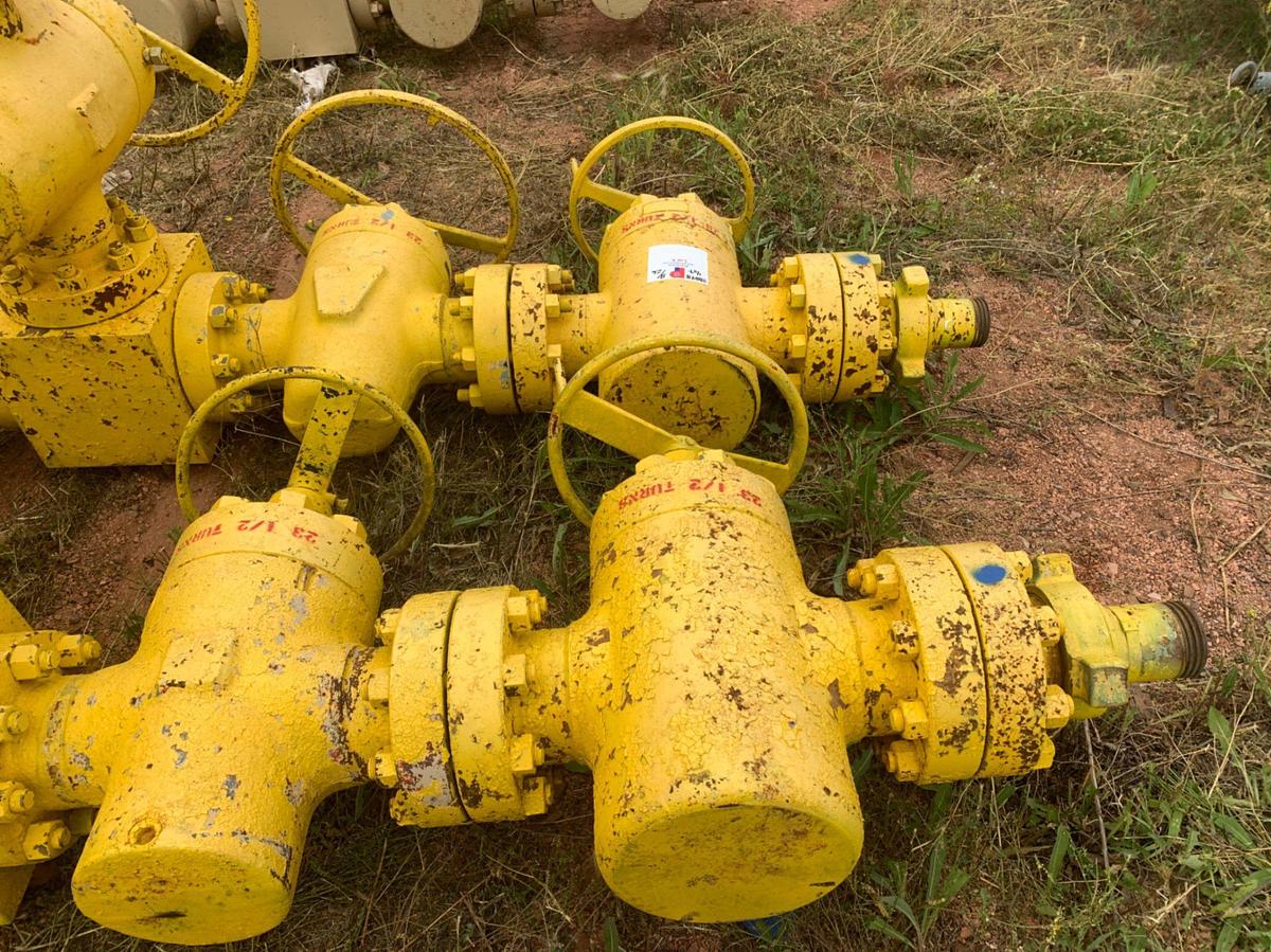 Used (4) 4-1/16 5k Fluid Crosses w/(20) 3-1/16 5k Manual Gate Valves