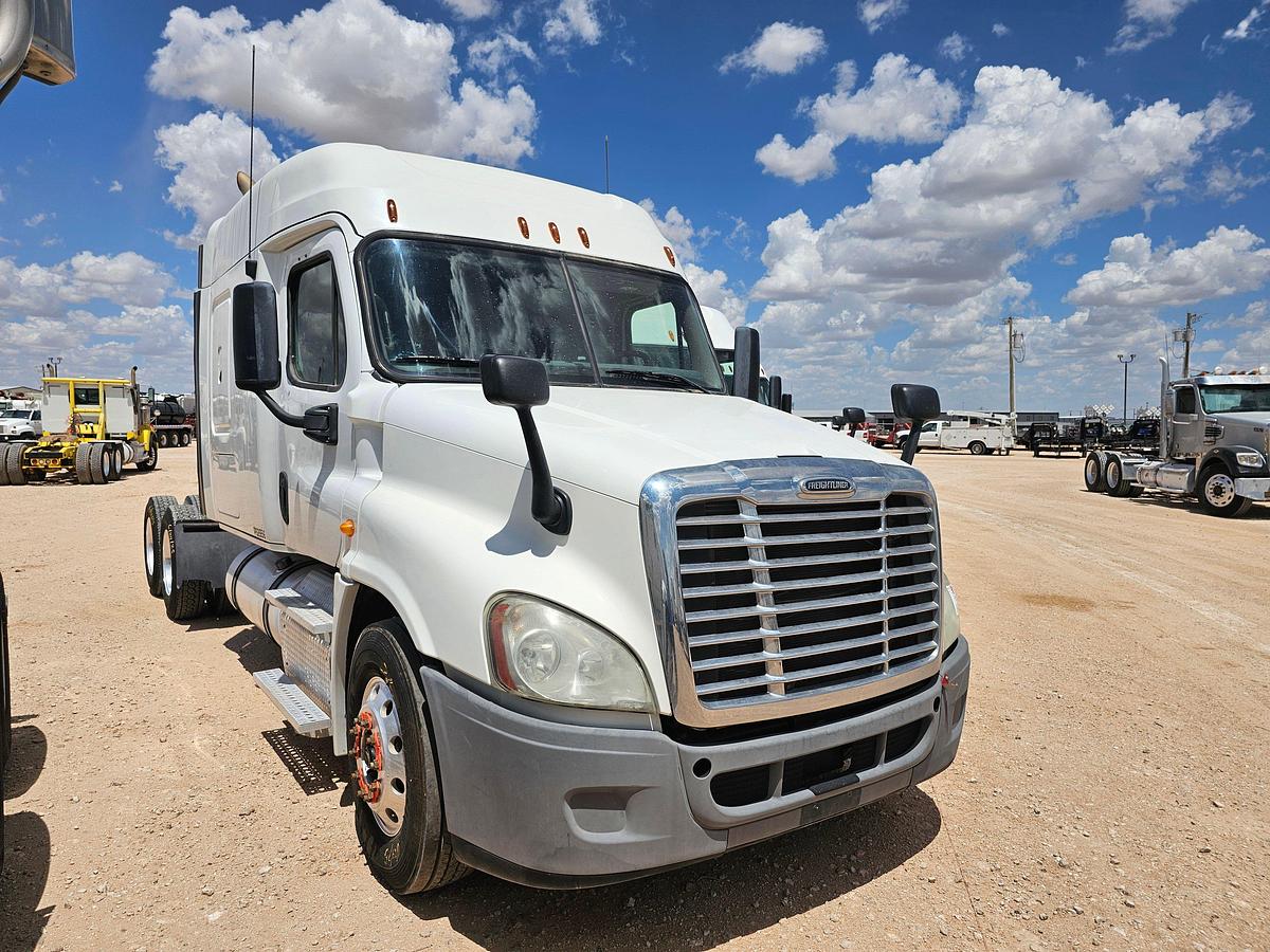 Used 2013 FREIGHTLINER CASCADIA T/A SLEEPER HAUL TRUCK