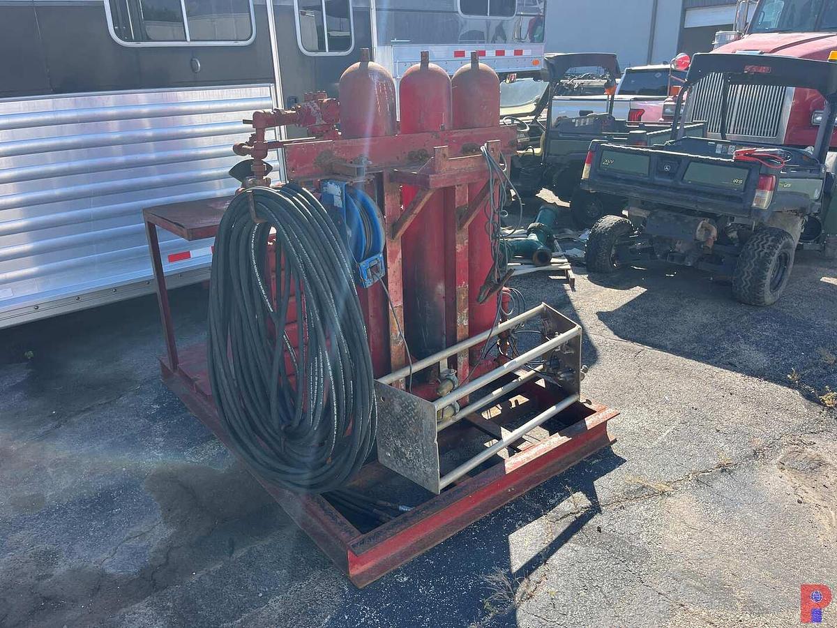 Used INCOMPLETE 3-STATION ACCUMULATOR CLOSING UNIT SKIDDED