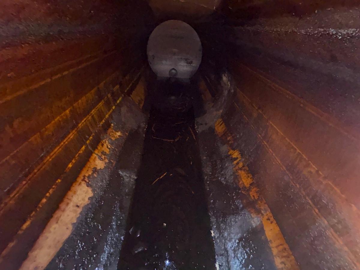 Used J&J steel 10’ 6” x 32’ 500BBL round bottom frac tank, skidded