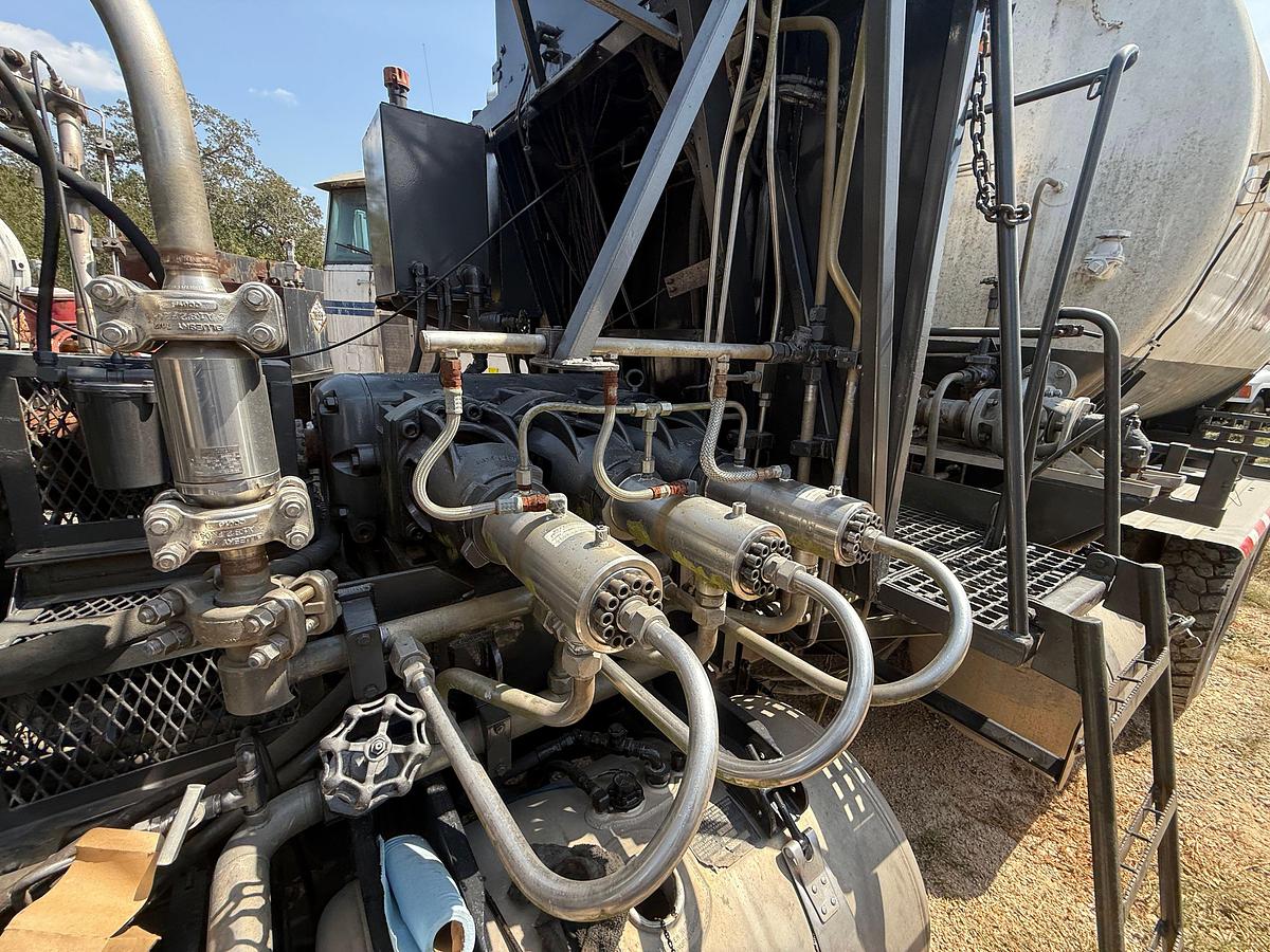Used 2001 PETERBILT 362 TWIN-STEER T/A CRYOMEC NITROGEN PUMP TRUCK