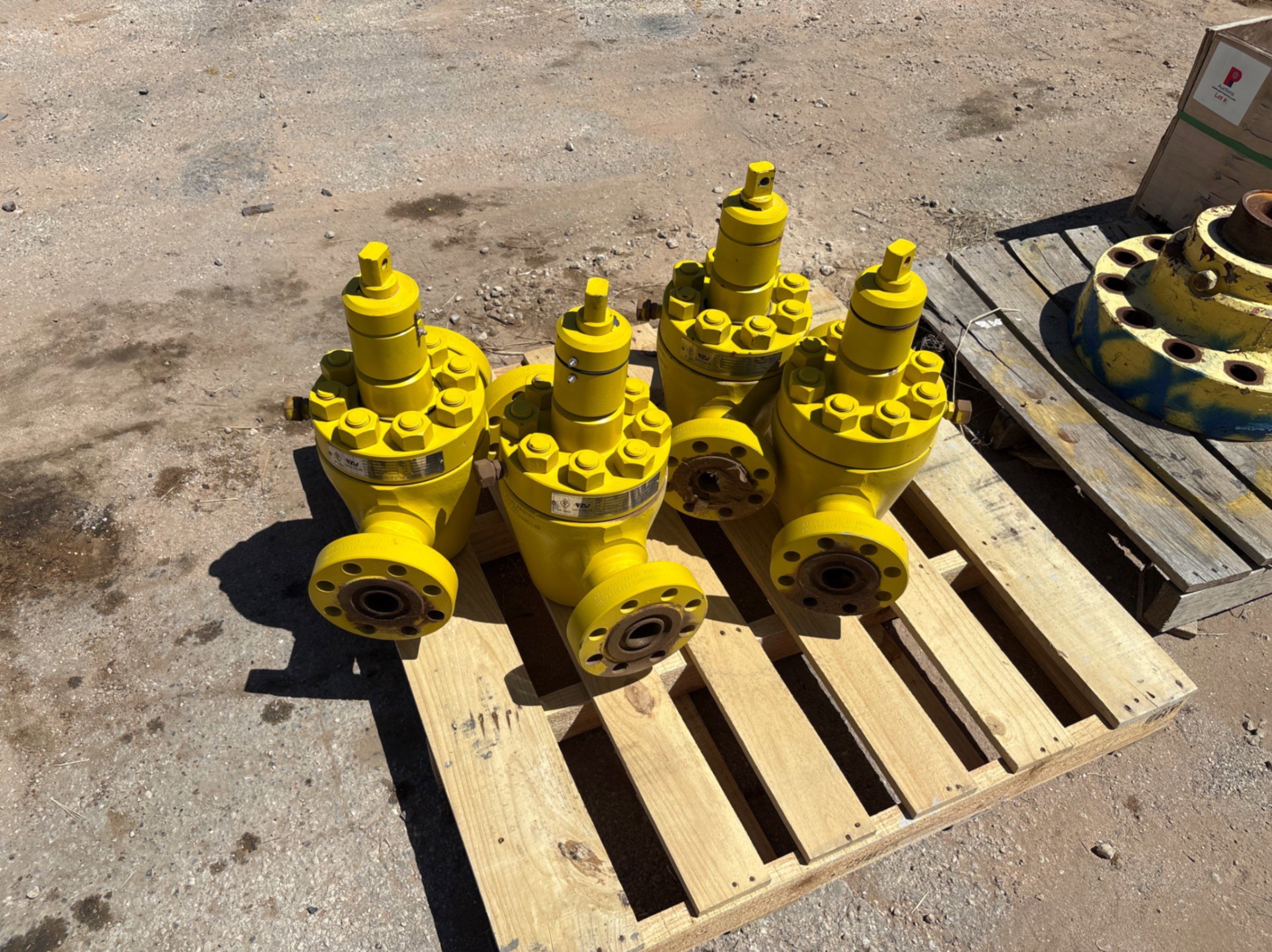 Used (4x$) (4) unused FZV 1-13/16” 10K gate valves
