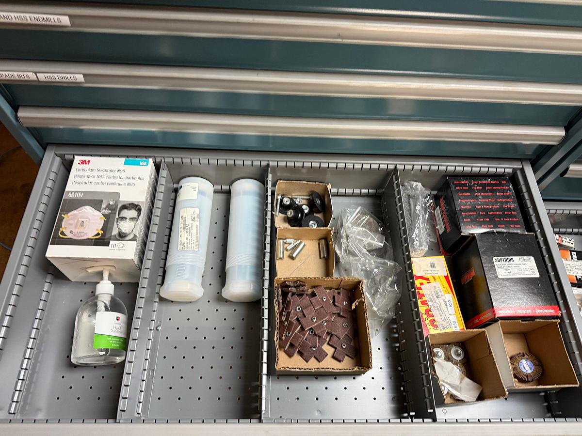 Used LOT W/ (200+) UNUSED EXPENDABLE MACHINING TOOLS INCLUDES (2) LISTA 8-DRAWER ROLLING TOOLBOXES, TABLE TOP & BOLT BIN W/ CONTENTS