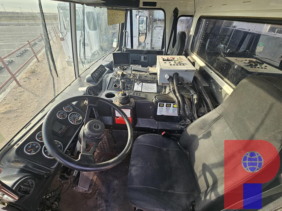 Used 2016 AUTOCAR XPEDITOR T/A 29YD CABOVER TRASH TRUCK