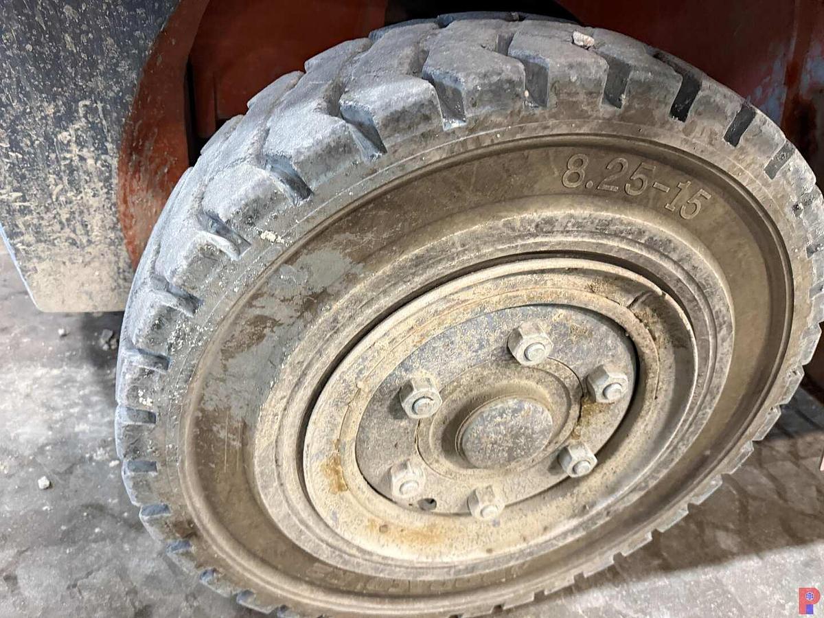 Used HELI CPCD70 14,991 LBS CAP. PNEUMATIC TIRE FORKLIFT