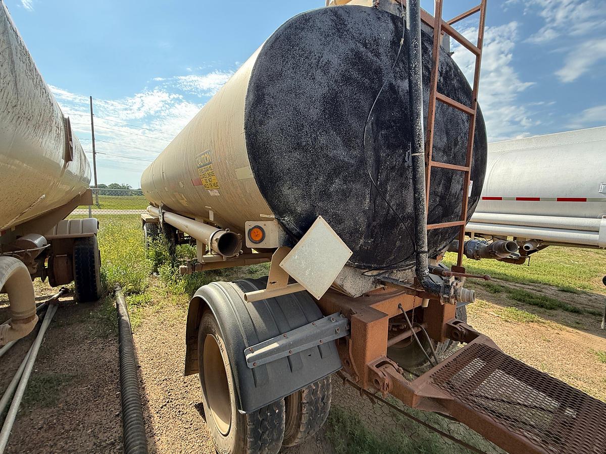 Used 1985 J&L TANK 5,250 GALLONS MC-306-AL 2-AXLE TANK PUP TRAILER
