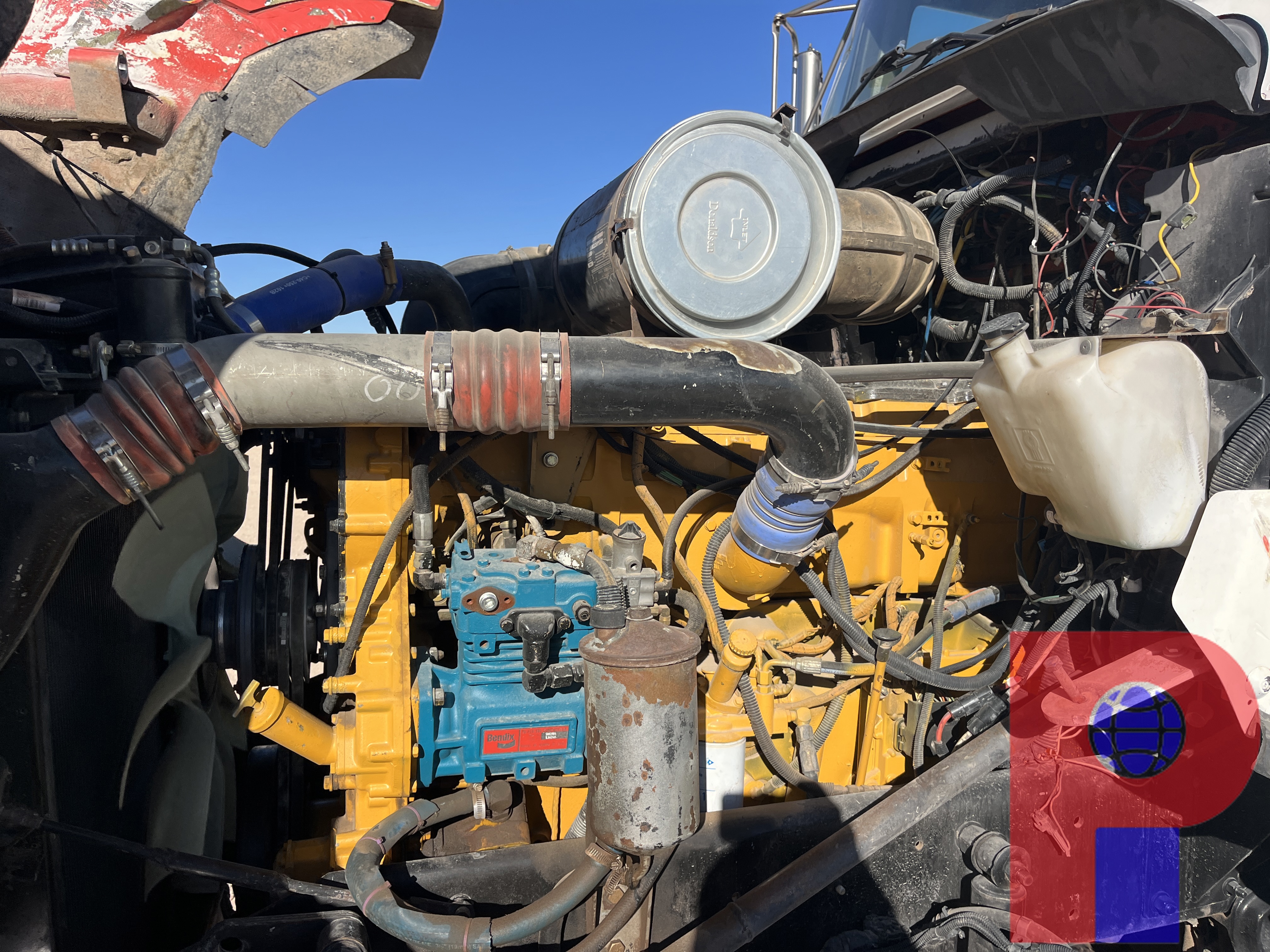 Used 2005 KENWORTH T800 T/A DAYCAB SLICKBACK WINCH TRUCK