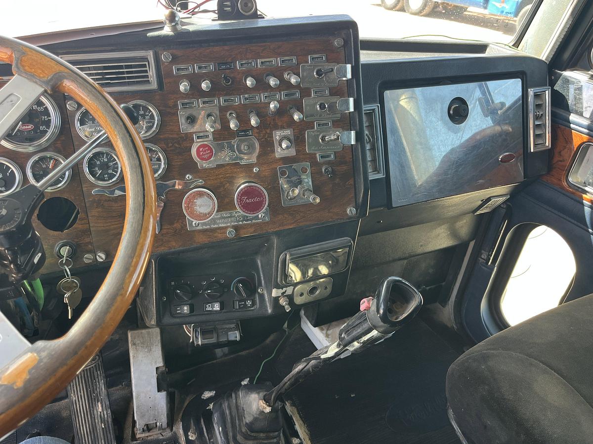 Used 1998 PETERBILT 379 T/A DAYCAB DUMP TRUCK