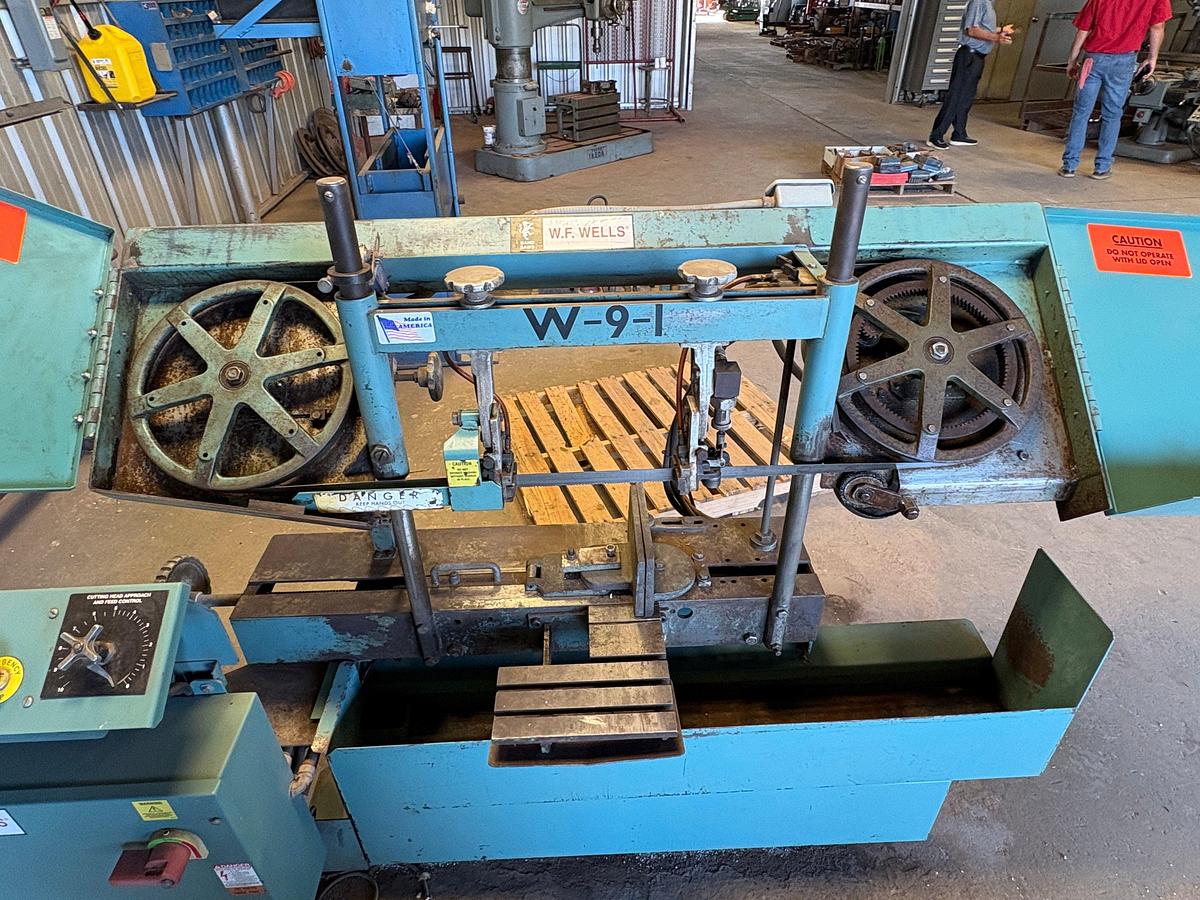 Used W.F. WELLS W-9-1 BAND SAW