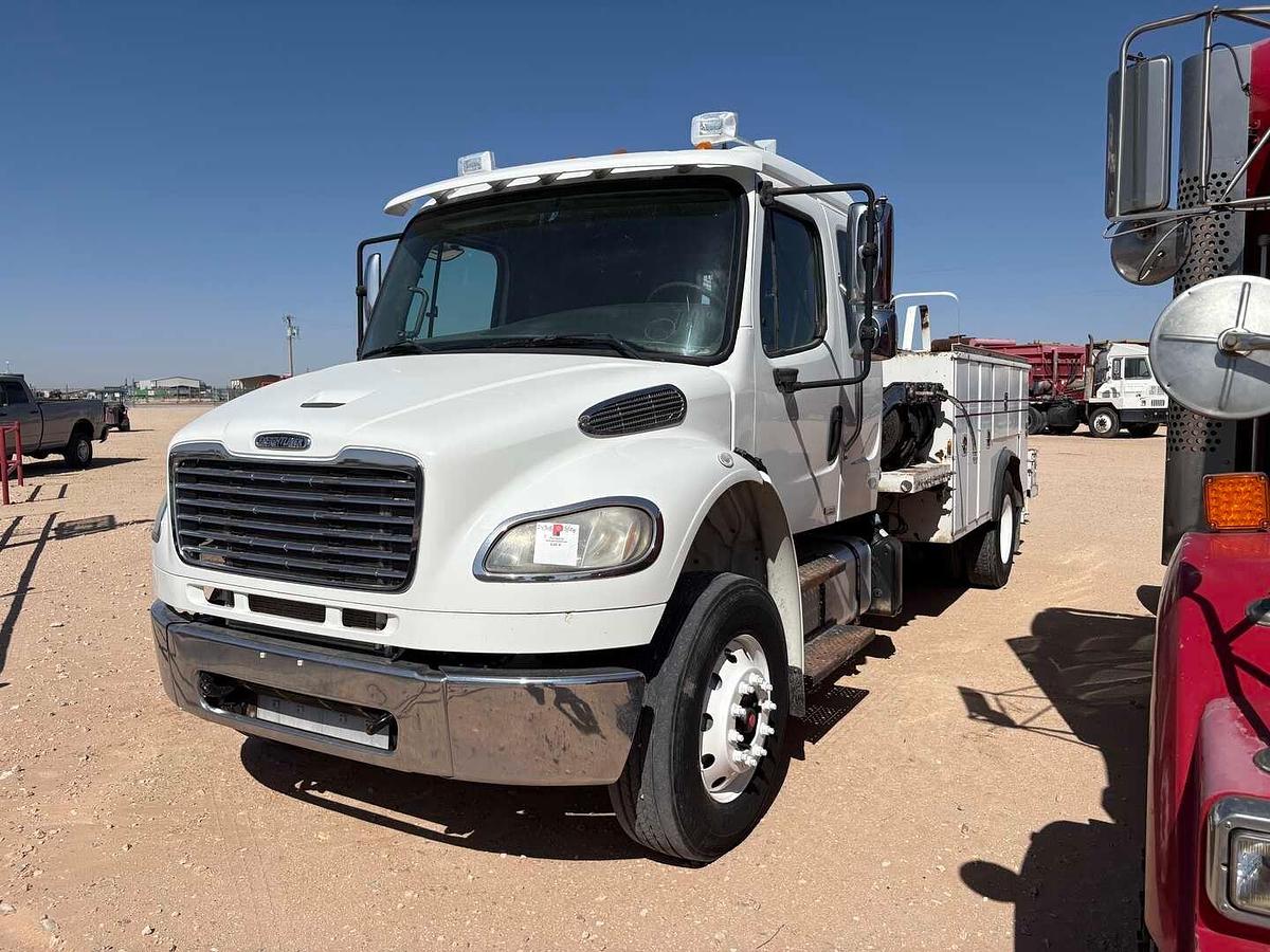Used 2012 FREIGHTLINER M2 106 S/A SLEEPER MECHANICS TRUCK