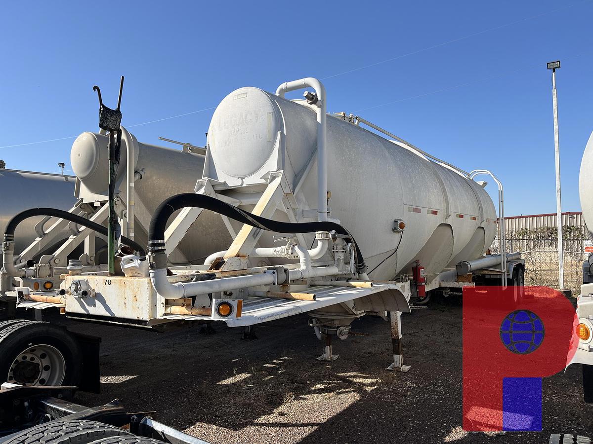 Used 1981 Heil 1040 Pneumatic Trailer