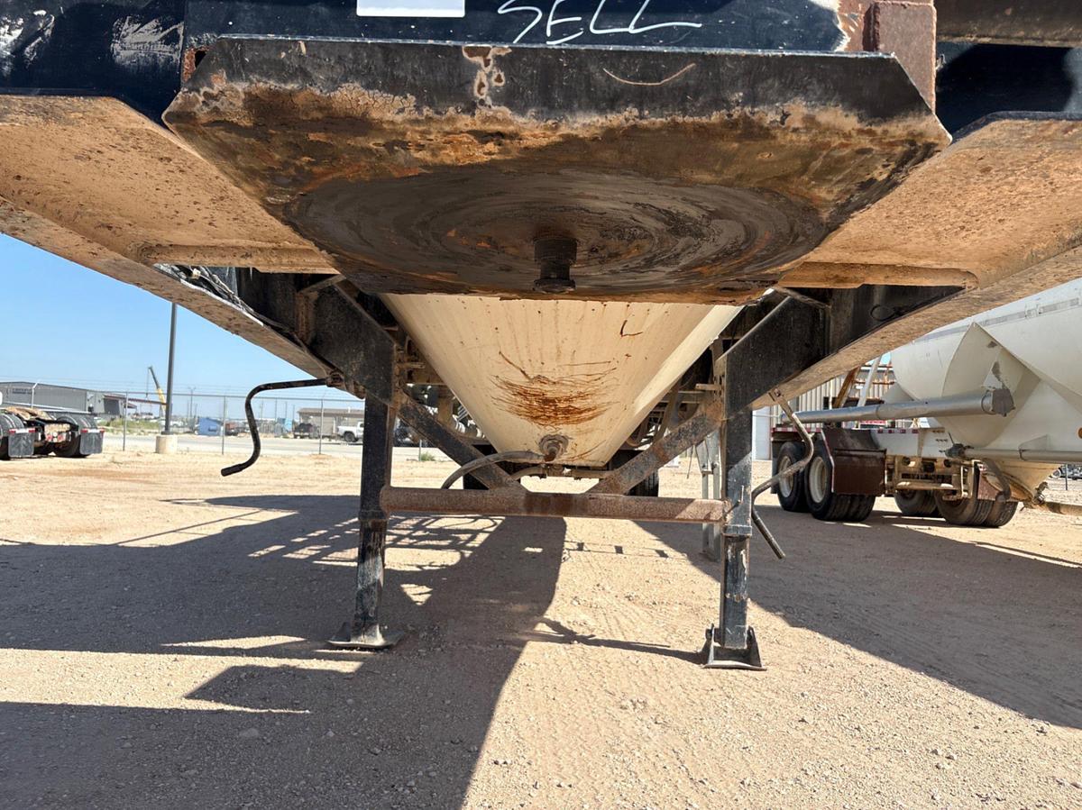 Used 1980 HALL 2-POD T/A DRY BULK TANK TRAILER