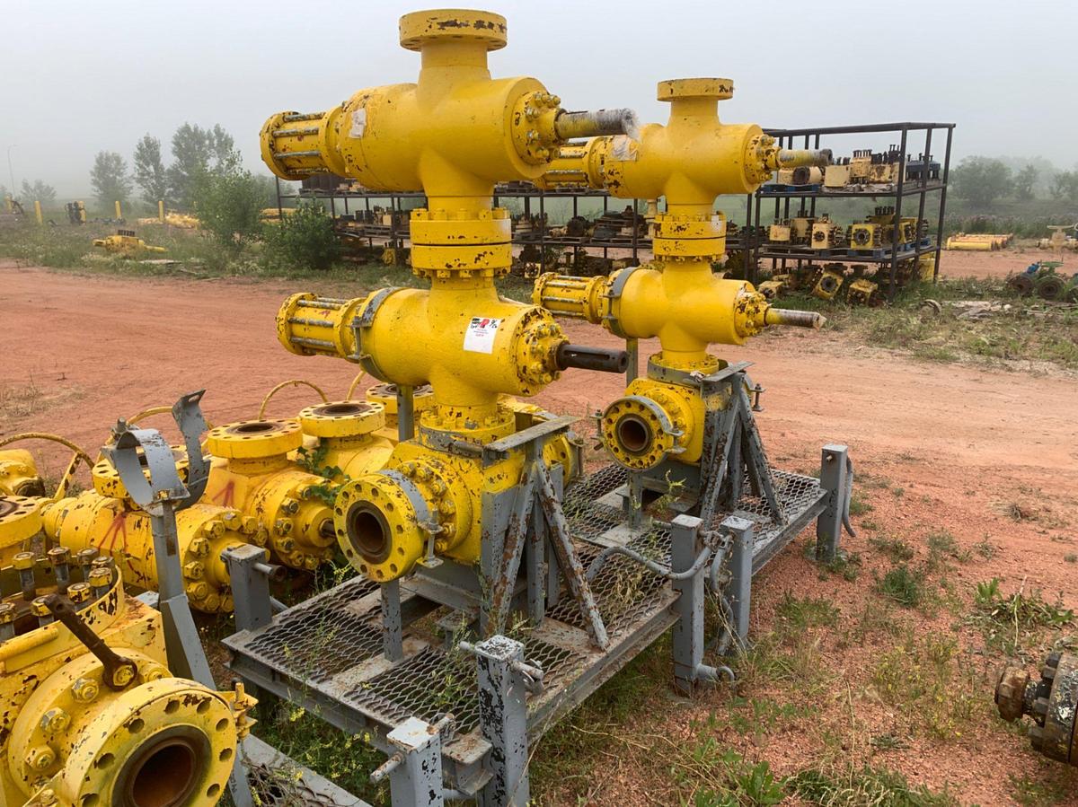 Used (2) 4-1/16 10k Fluid Crosses on Transport Skids w/ (4) 4-1/16 10k Hydraulic Gate Valves