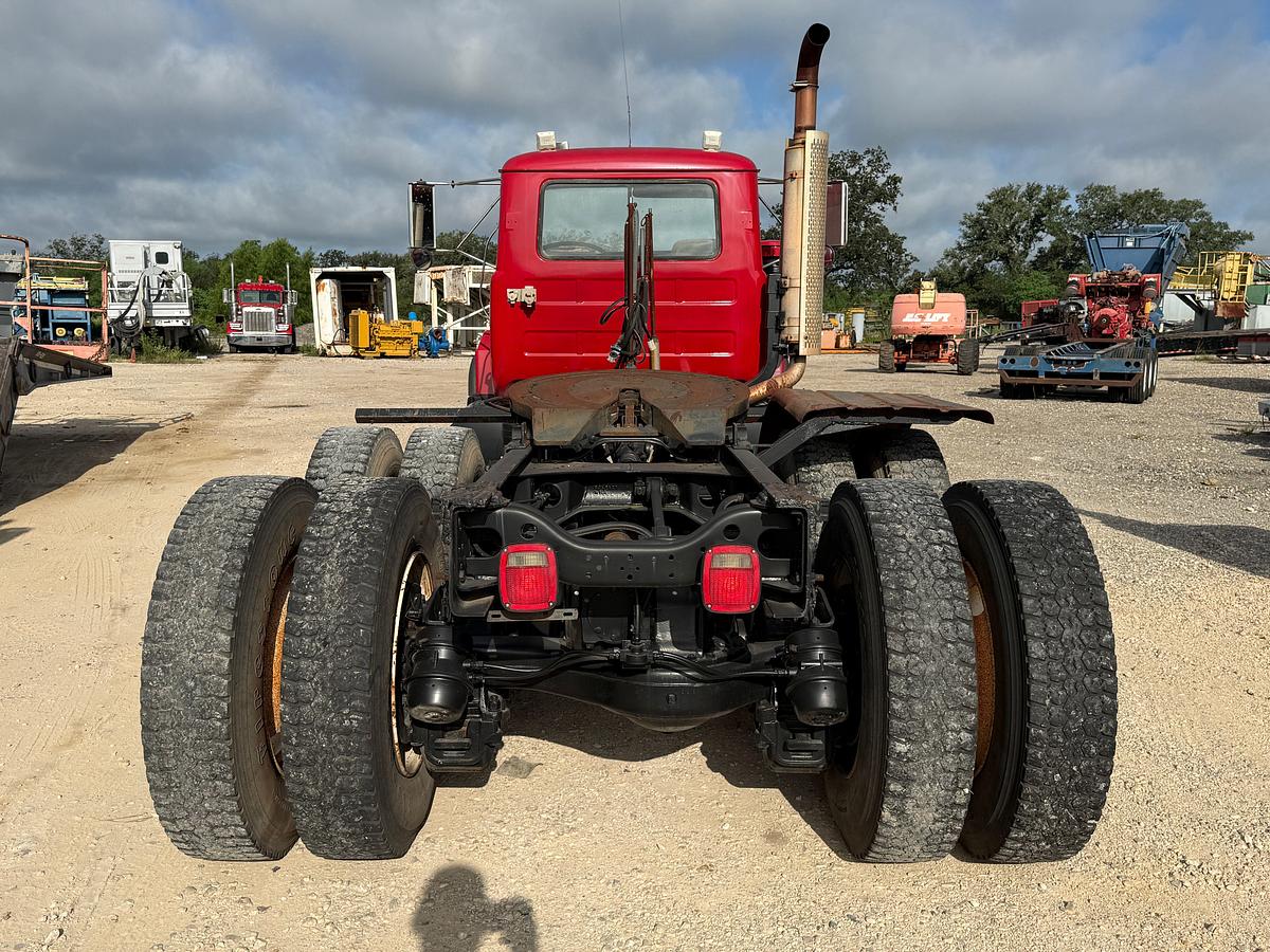 Used 1993 MACK RD690S T/A  DAYCAB TRUCK TRACTOR