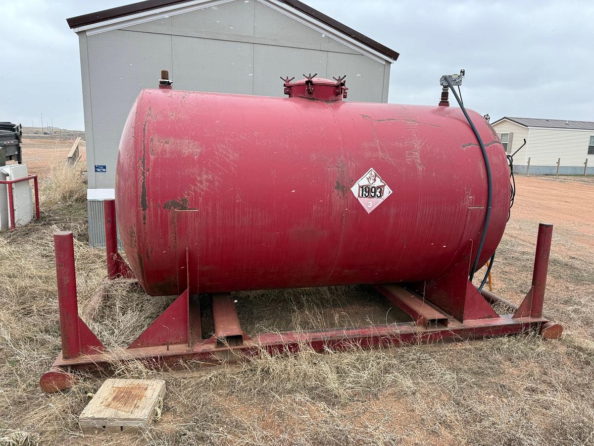 Used 2,100 Gallon Fuel TANK & PUMP SKIDDED