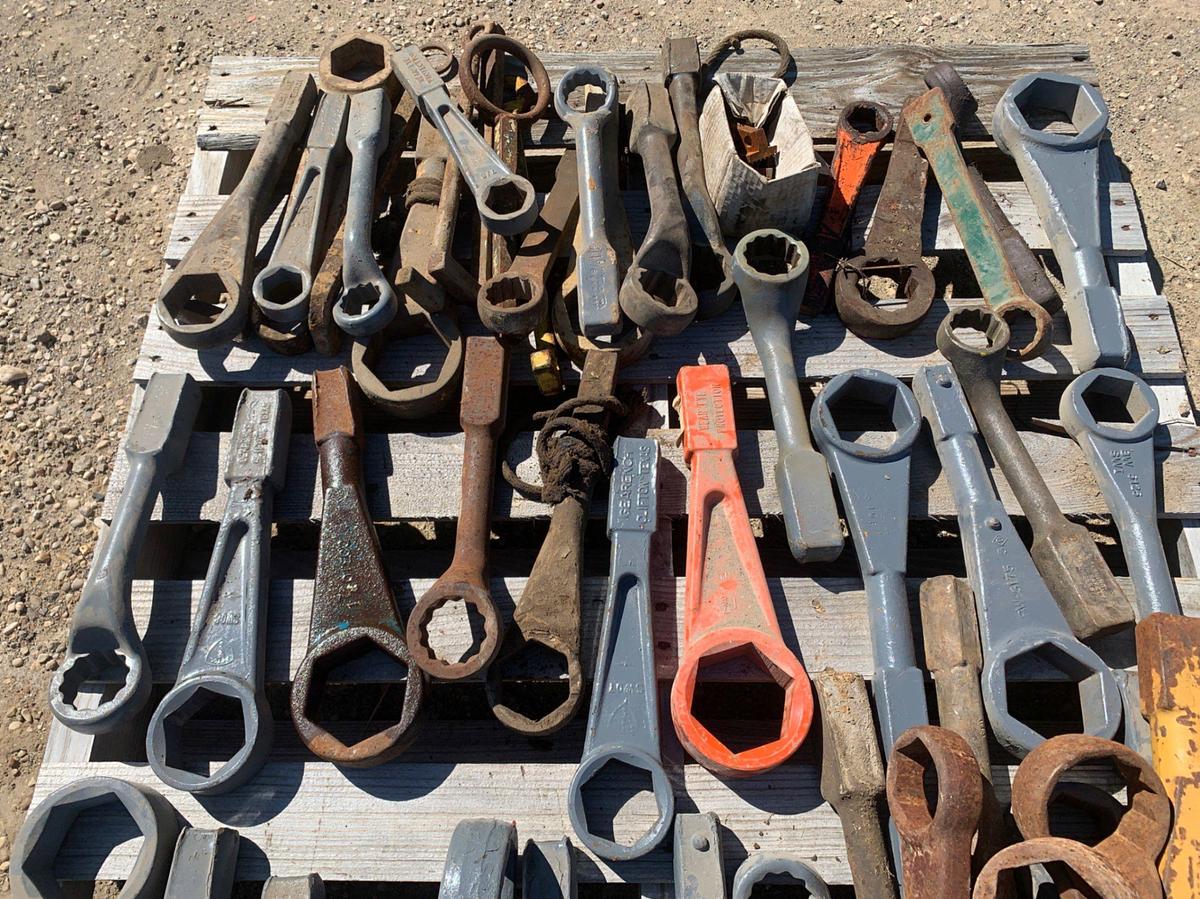 Used Pallet of (48) 7/8" - 1-7/8" Hammer Wrenches 7/8- 1-7/8