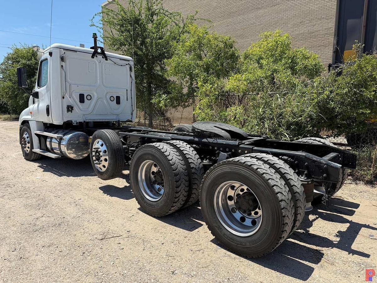 Used 2017 FREIGHTLINER CASCADIA PX125084ST TRI AXLE DAY CAB TRUCK TRACTOR