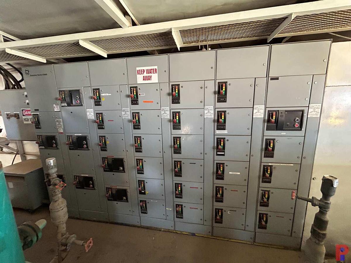 Used GENHOUSE W/ (2) 250 KW GENERATORS P/B CAT 3412 ENGINES