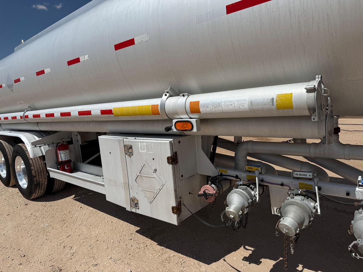 Used 1999 BEALL TRAILERS DOT 406-AL 9,500-GAL. 4-COMP T/A FUEL TANK TRAILER